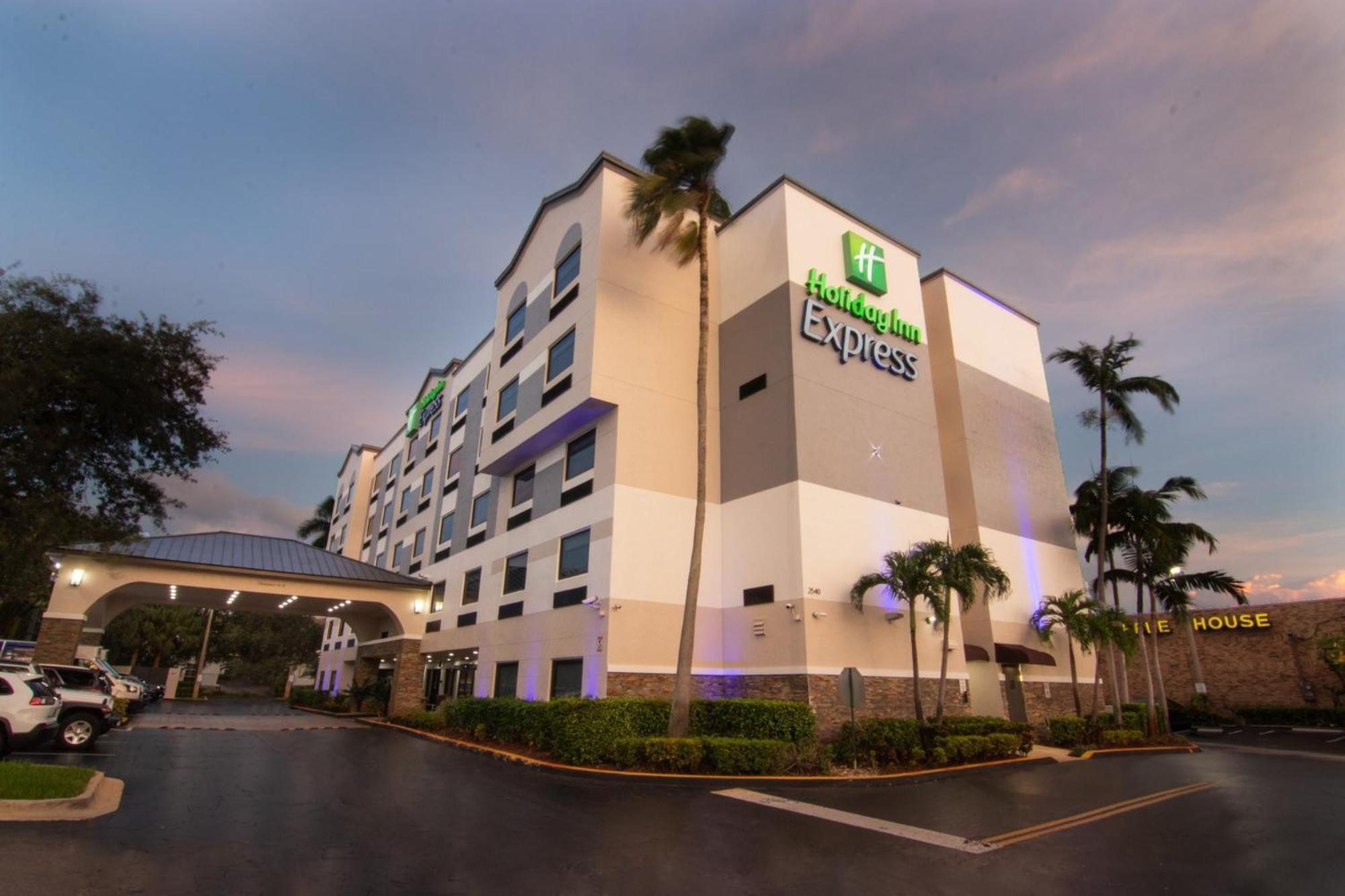 דייוי Holiday Inn Express And Suites Fort Lauderdale Airport West By Ihg מראה חיצוני תמונה