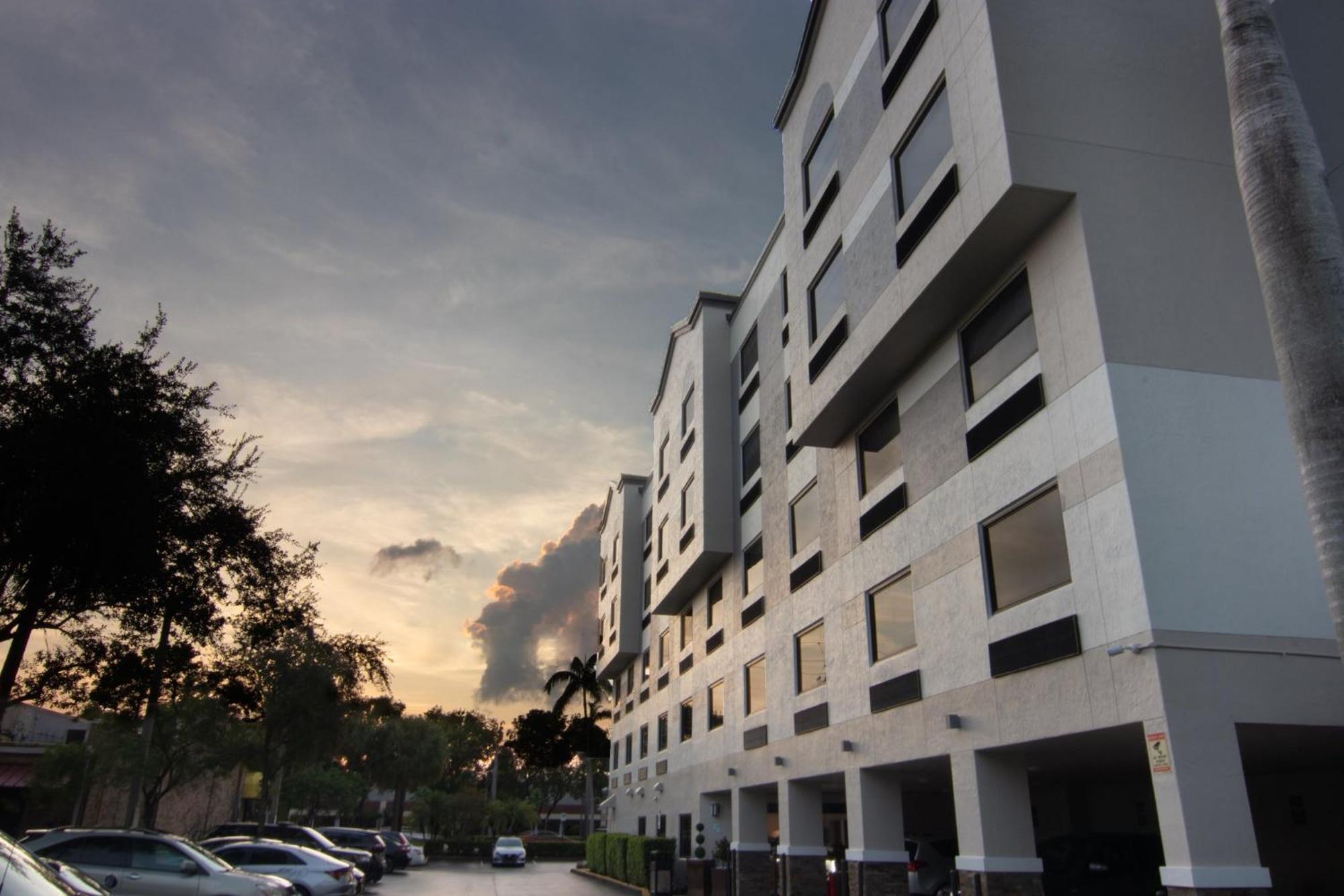 דייוי Holiday Inn Express And Suites Fort Lauderdale Airport West By Ihg מראה חיצוני תמונה