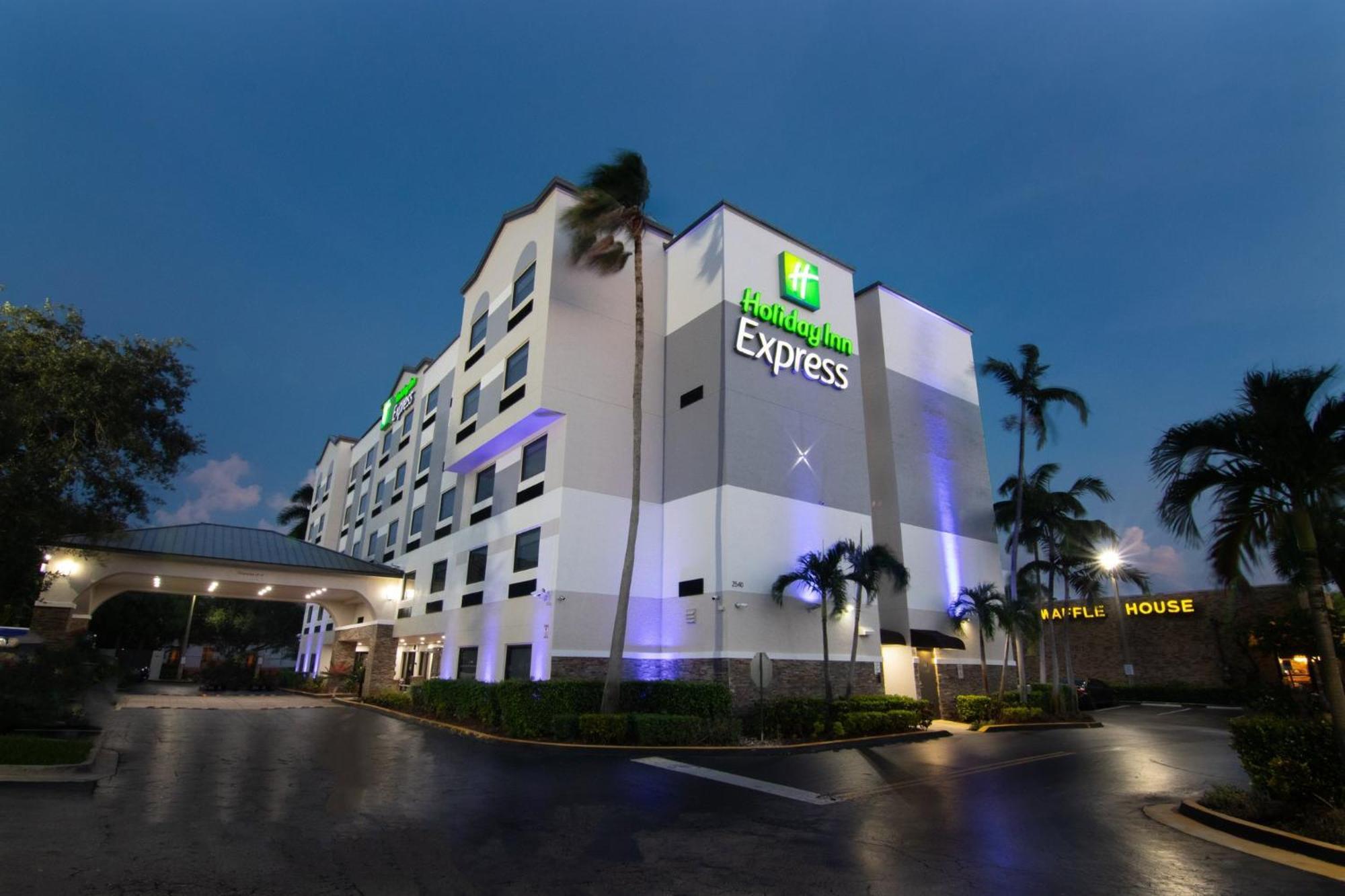 דייוי Holiday Inn Express And Suites Fort Lauderdale Airport West By Ihg מראה חיצוני תמונה