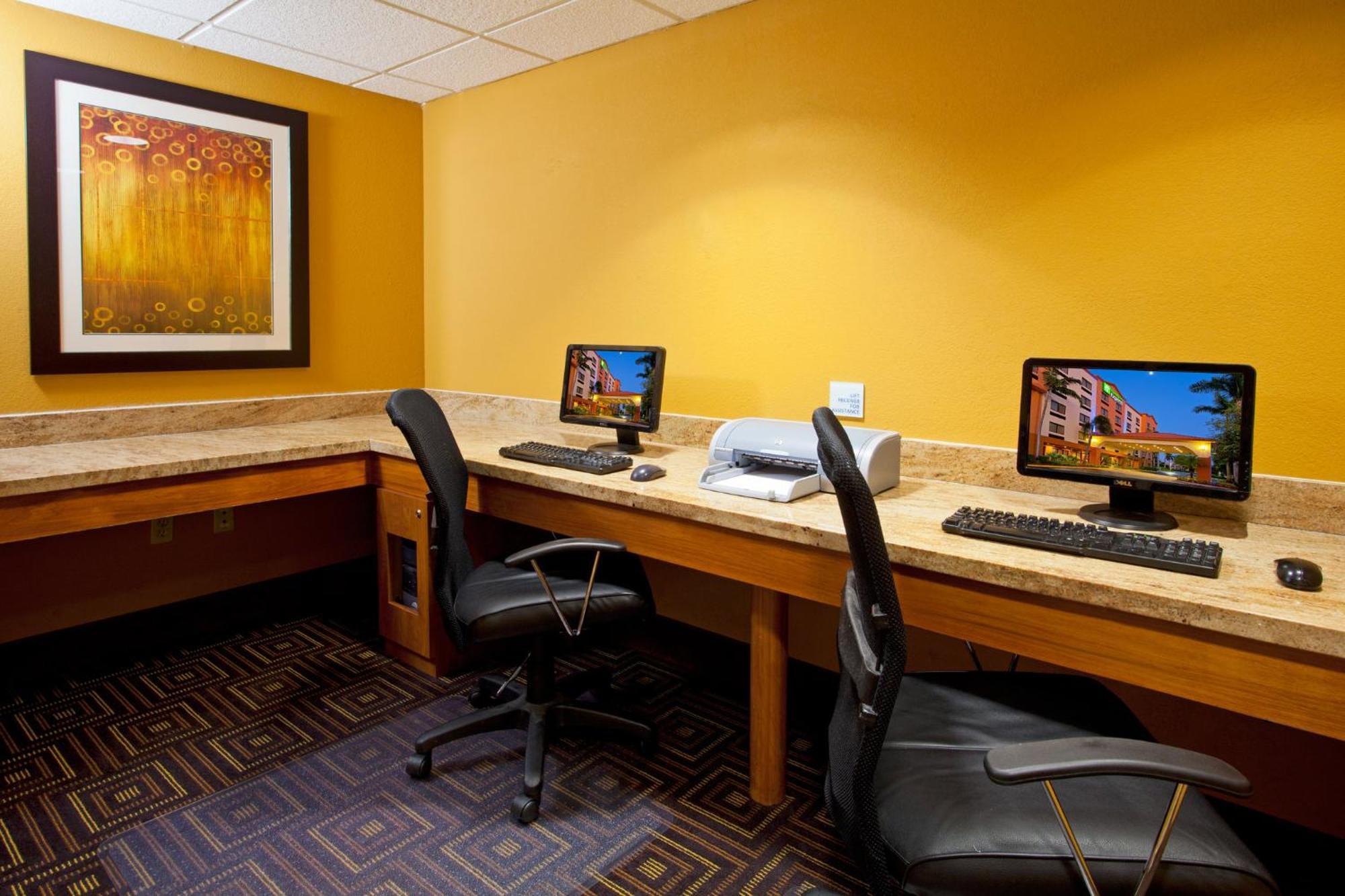 דייוי Holiday Inn Express And Suites Fort Lauderdale Airport West By Ihg מראה חיצוני תמונה
